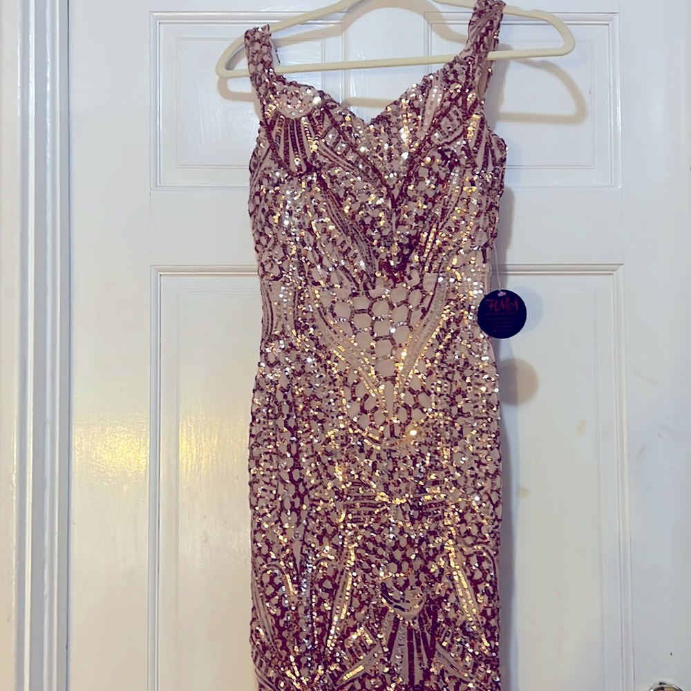 This a new dress, never wear